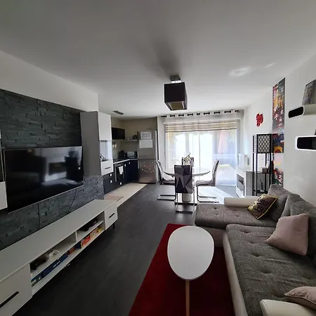 Moderne Proche Paris * Epinay-sur-Seine